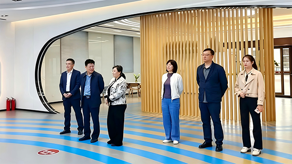 省创发院副院长袁清昌到南宫28